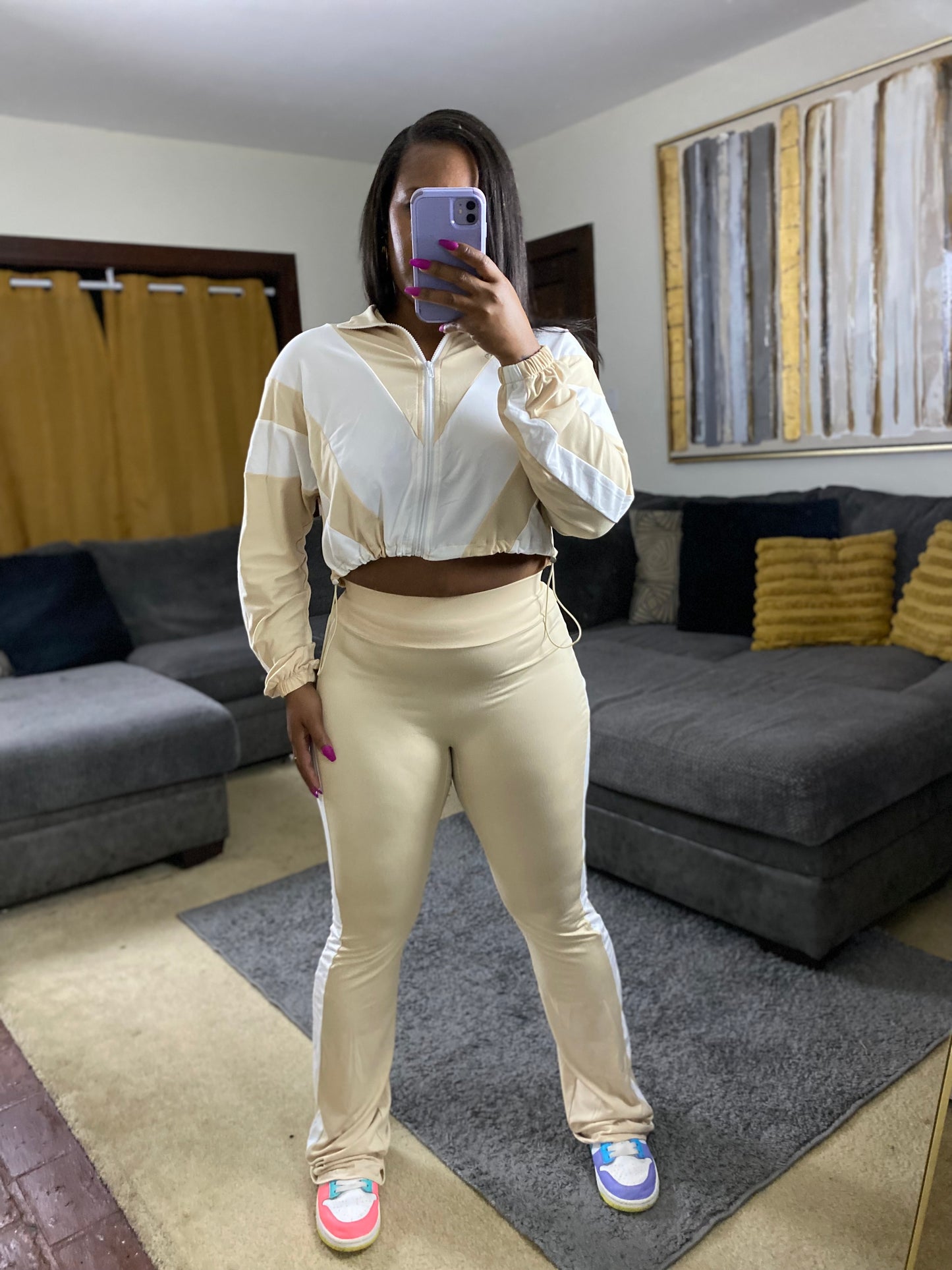 Trendy Two-Piece Tracksuit Set – Women’s Athleisure Zip-Up Crop Jacket & High-Waist Flare Pants (Multiple Colors)