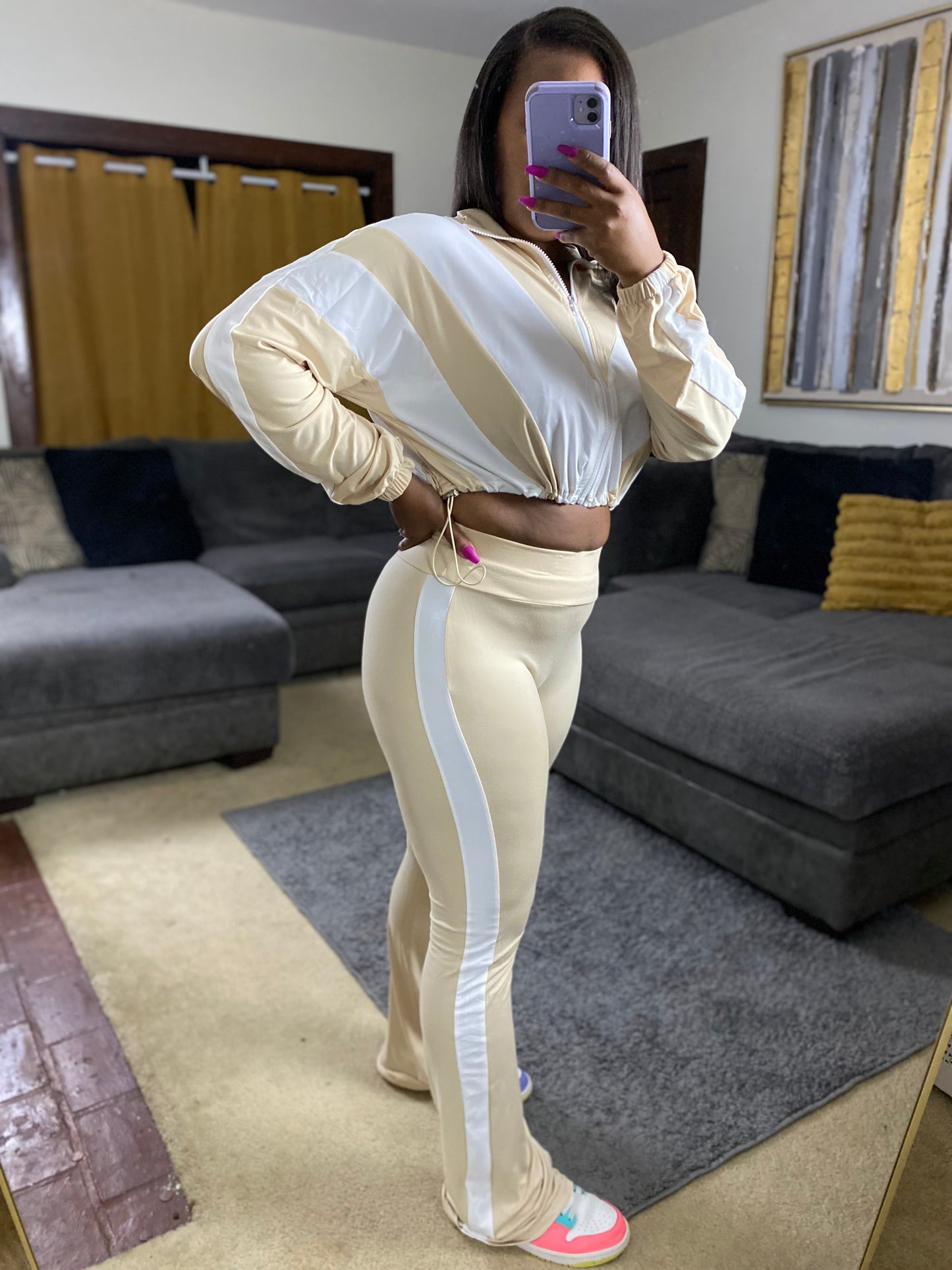 Trendy Two-Piece Tracksuit Set – Women’s Athleisure Zip-Up Crop Jacket & High-Waist Flare Pants (Multiple Colors)