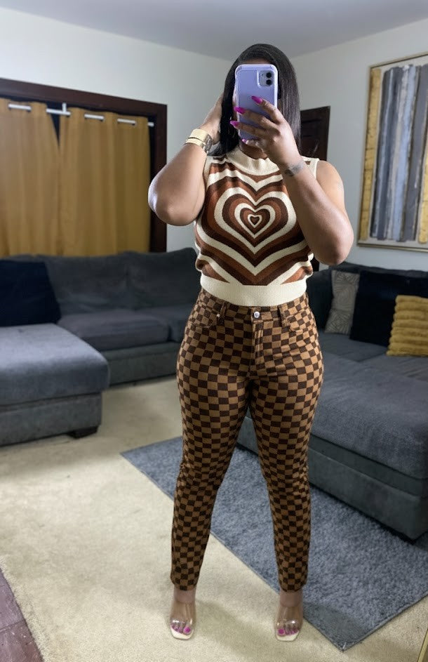 Women's Trendy Brown Checkered Pants & Retro Heart Crop Top Set – Vintage Chic Two-Piece Outfit