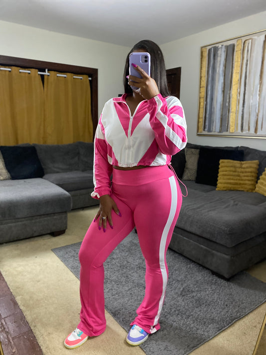 Trendy Two-Piece Tracksuit Set – Women’s Athleisure Zip-Up Crop Jacket & High-Waist Flare Pants (Multiple Colors)